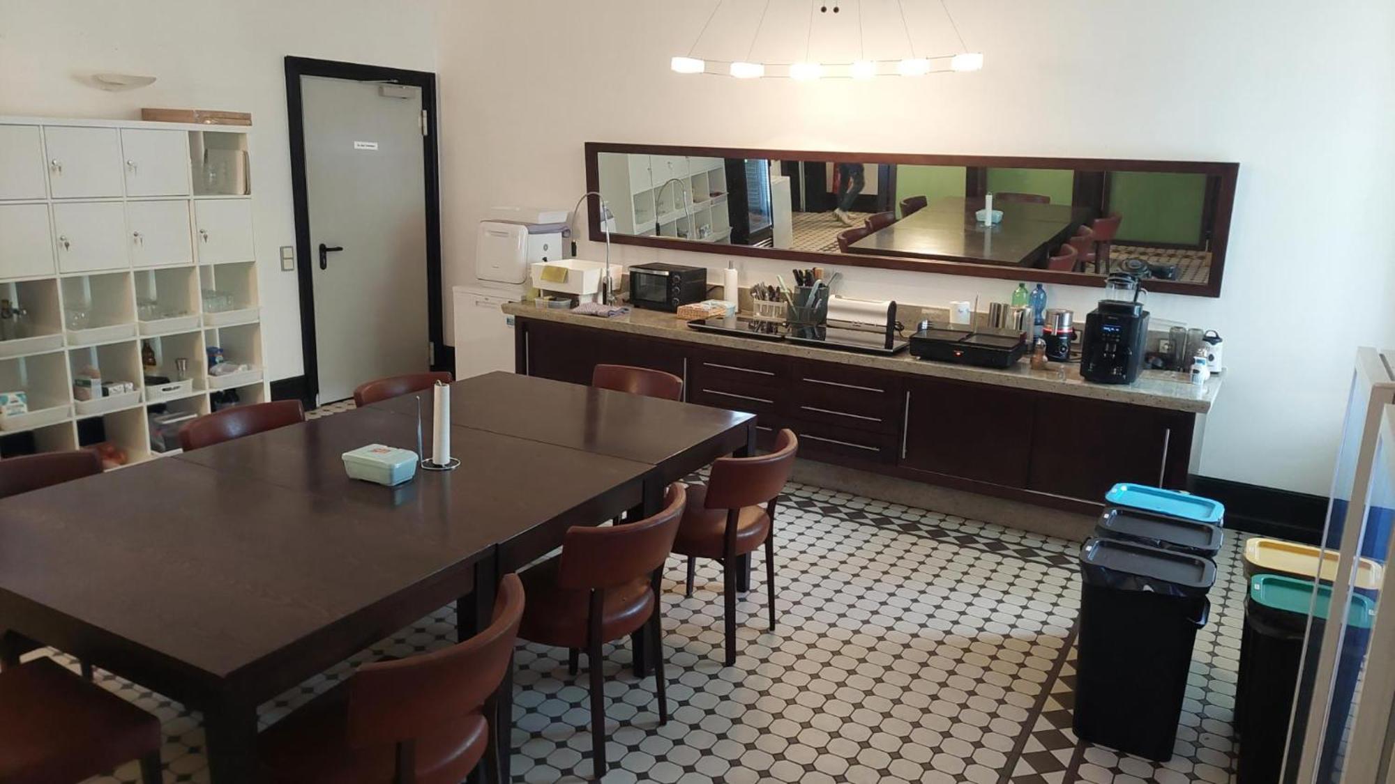 Villa, 24, Dz Apartment Leverkusen