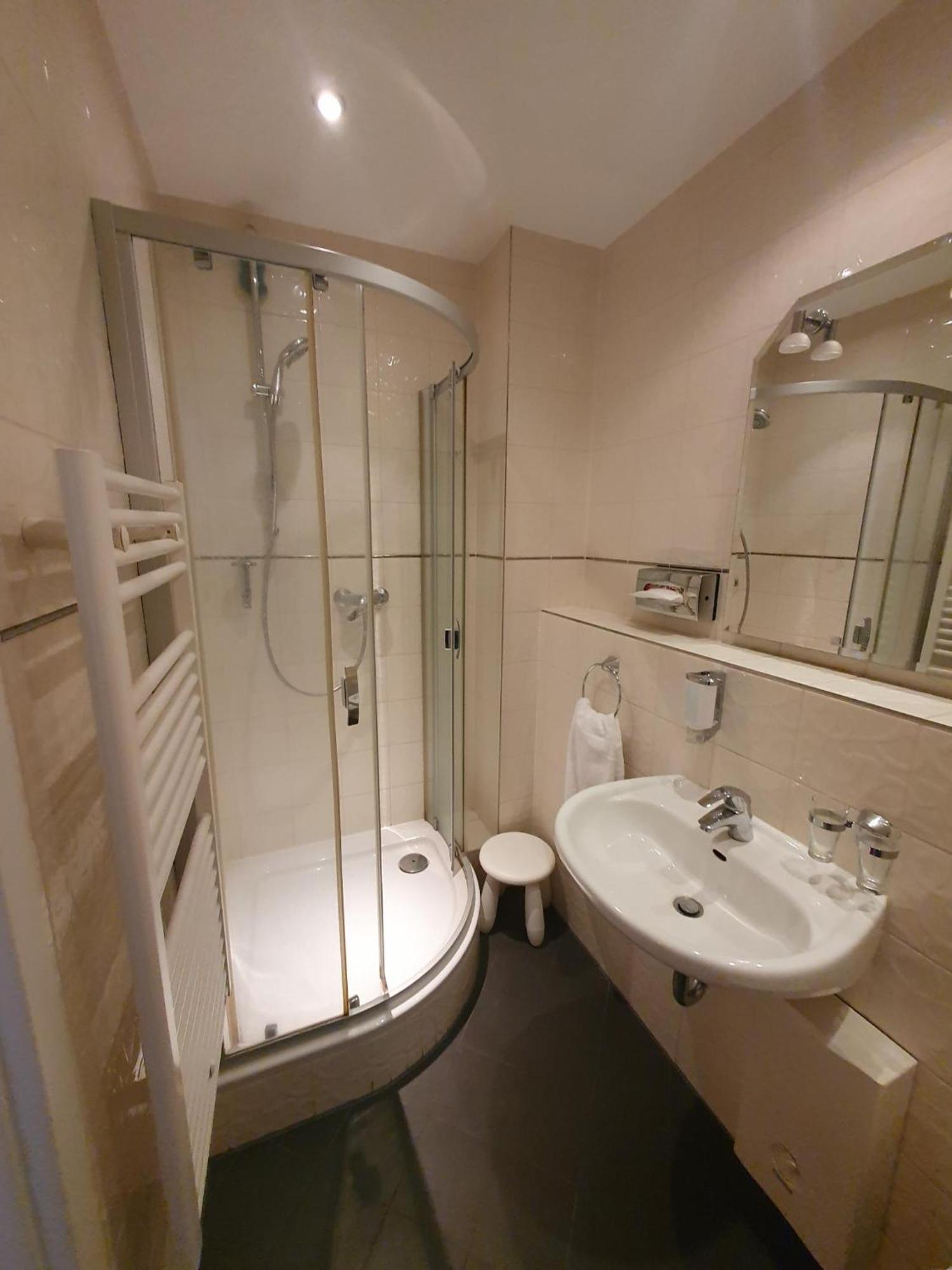 Villa, 24, Dz Apartment